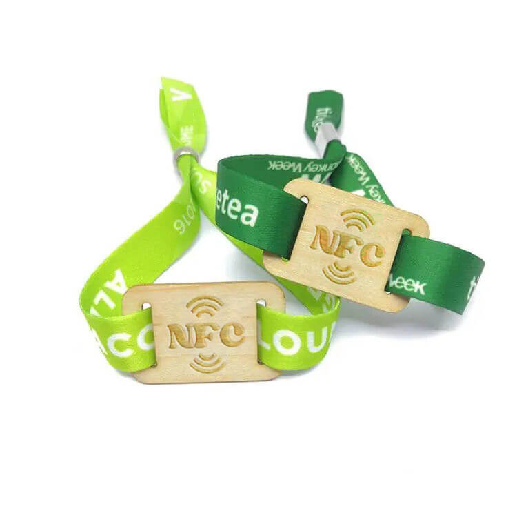 Benutzerdefinierte OEM-Festival-Lieferant für bargeldloses Bezahlen mit bedrucktem RFID-Holzarmband